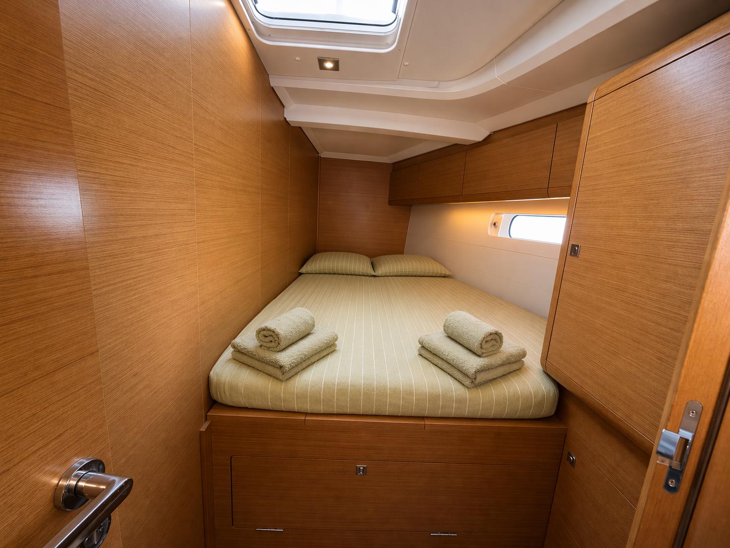 Cabine double du voilier Caterina - confort et intimité en mer